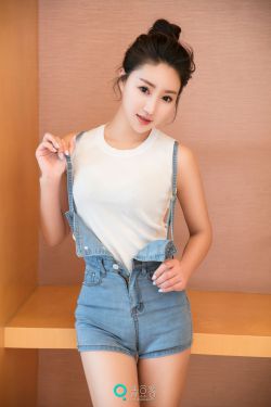 王鹤棣是哪个大学的