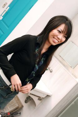 男生肌肌桶女人屁股